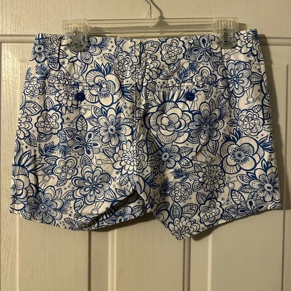 *FINAL PRICE* Lilly Pulitzer Palm Beach Fit Blue and White Floral Shorts - Picture 8 of 9
